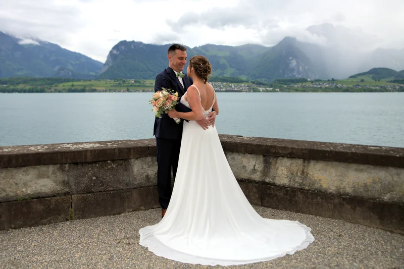 Hochzeitsfotograf Thunersee Schweiz Preise und Angebote für natürliche und zeitlose Hochzeitsfotos