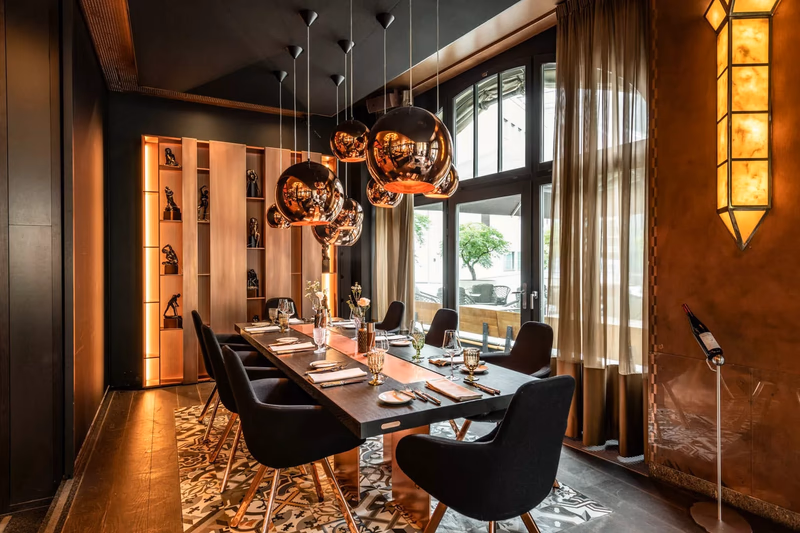 Carlton Restaurant & Bar
