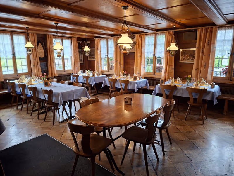 Rustikale Gaststube im Landgasthof Rössli
