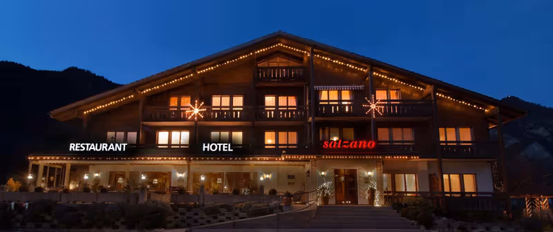 SALZANO Hotel und Restaurant am Abend