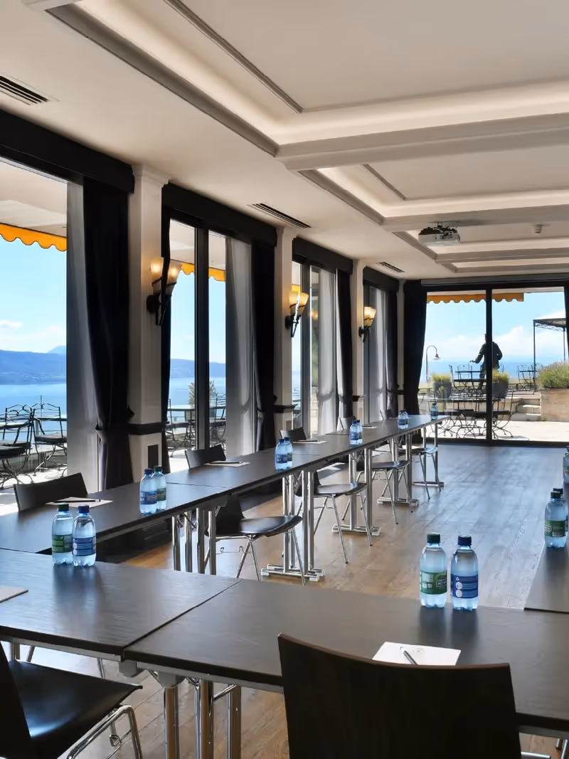 Konferenzraum Baron mit Blick auf den Genfersee
